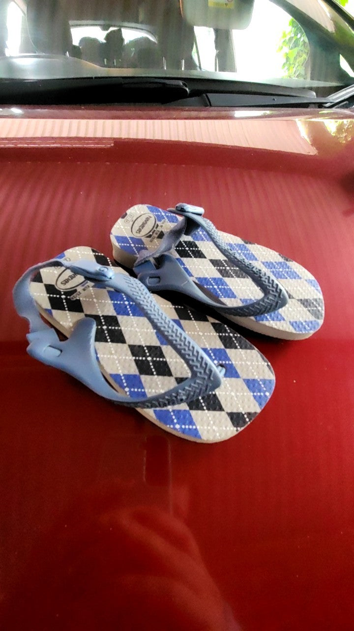 Havaianas Sandals, US 9/EUR 25
