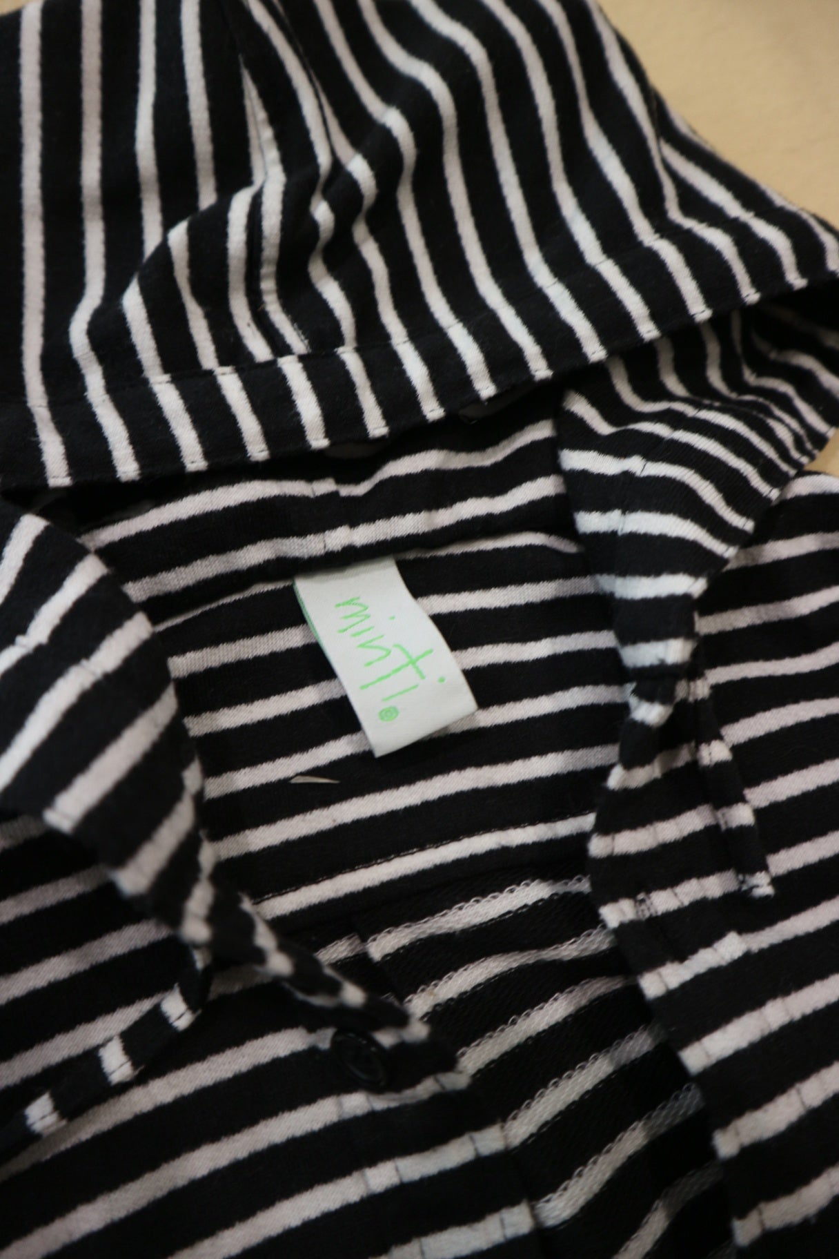 Minti Cardigan, Black and White, 5