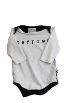 Minti Melbourne Bodysuit, White and black, 3-6/00